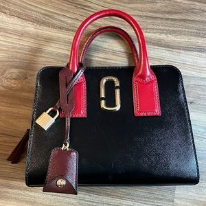 Sleek Marc Jacobs hand bag